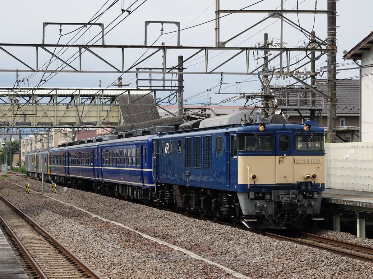 Buutan1982's tweet photo. SL・GVぐんま桐生(EF64-1031代走)
井野駅を通過しました。 https://t.co/nidTbw2ES5
