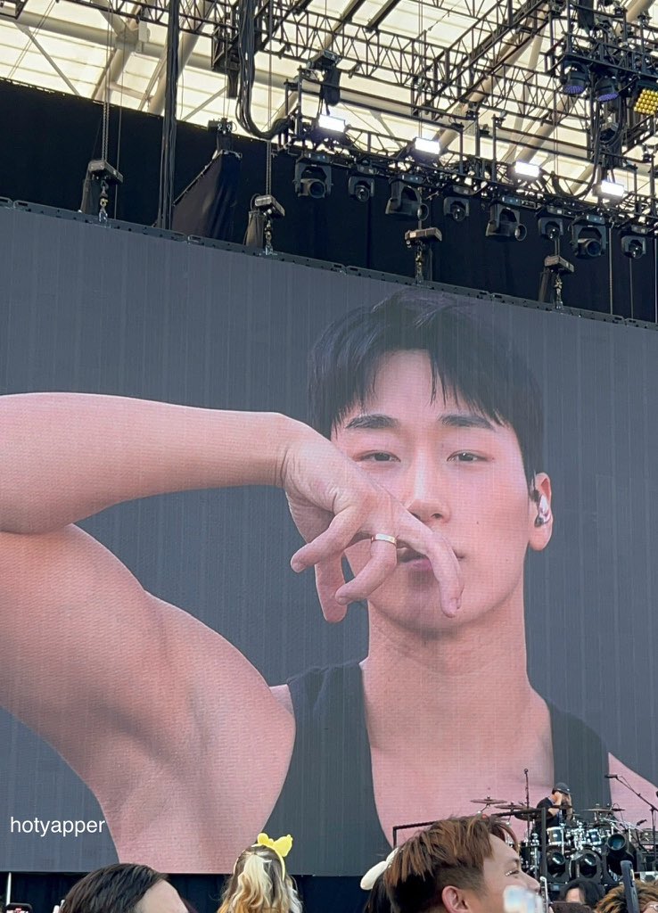 heartinsani's tweet image. BOOMSHAKALAKAAAAAAAA YES GOD GIVE ME THAT GIVE ME THAT