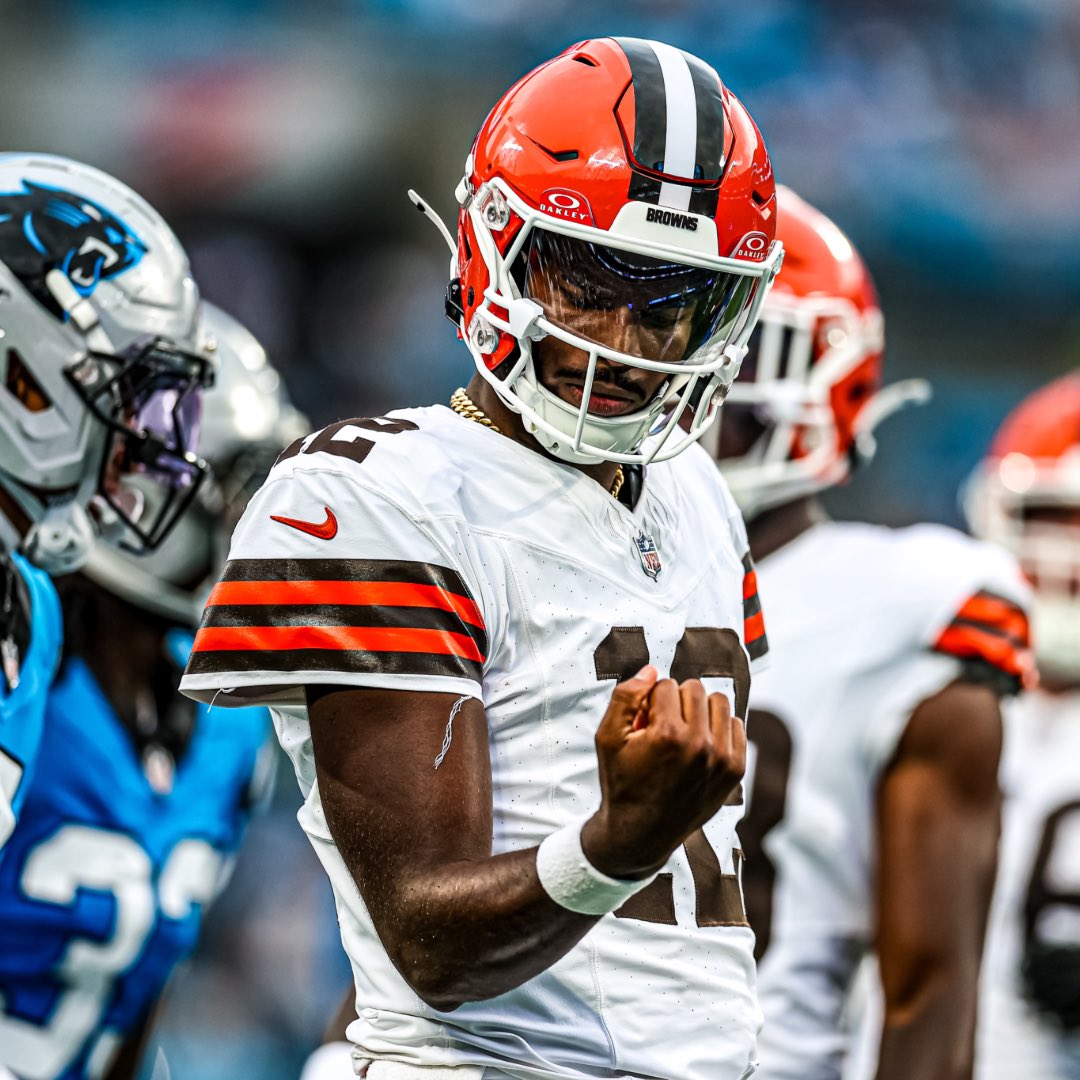 Helluva debut for Shedeur Sanders:

• 14-23 passing
• 138 yards
• 2 TDs, 0 INT
• 106.8 QBR