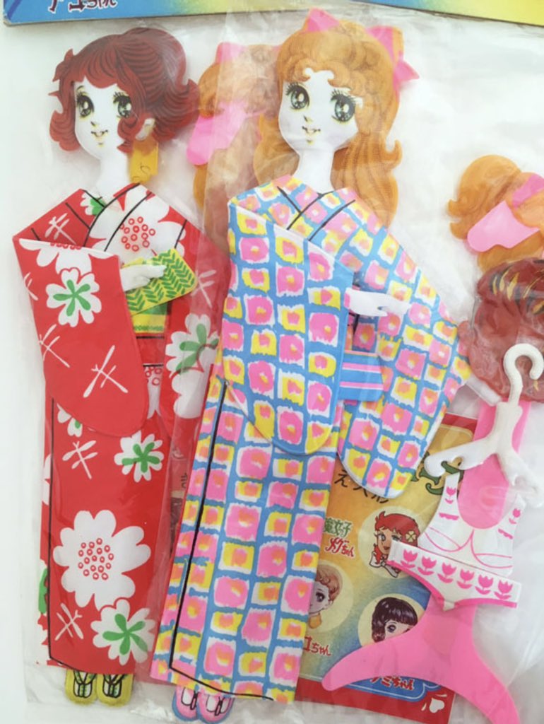 タケミの人形ファッションポーズで
おはようございます🎀✨