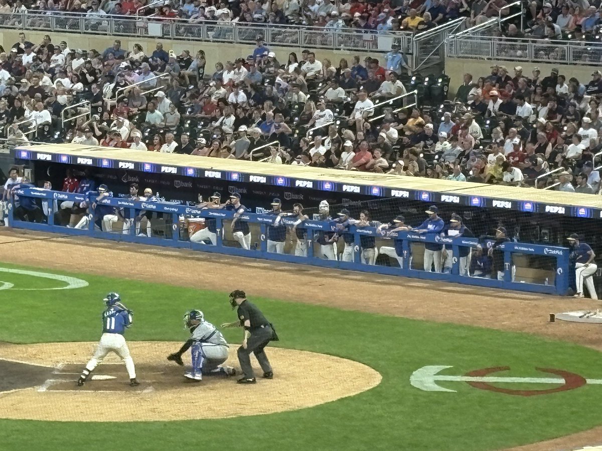 gee i wonder which guy is joe ryan