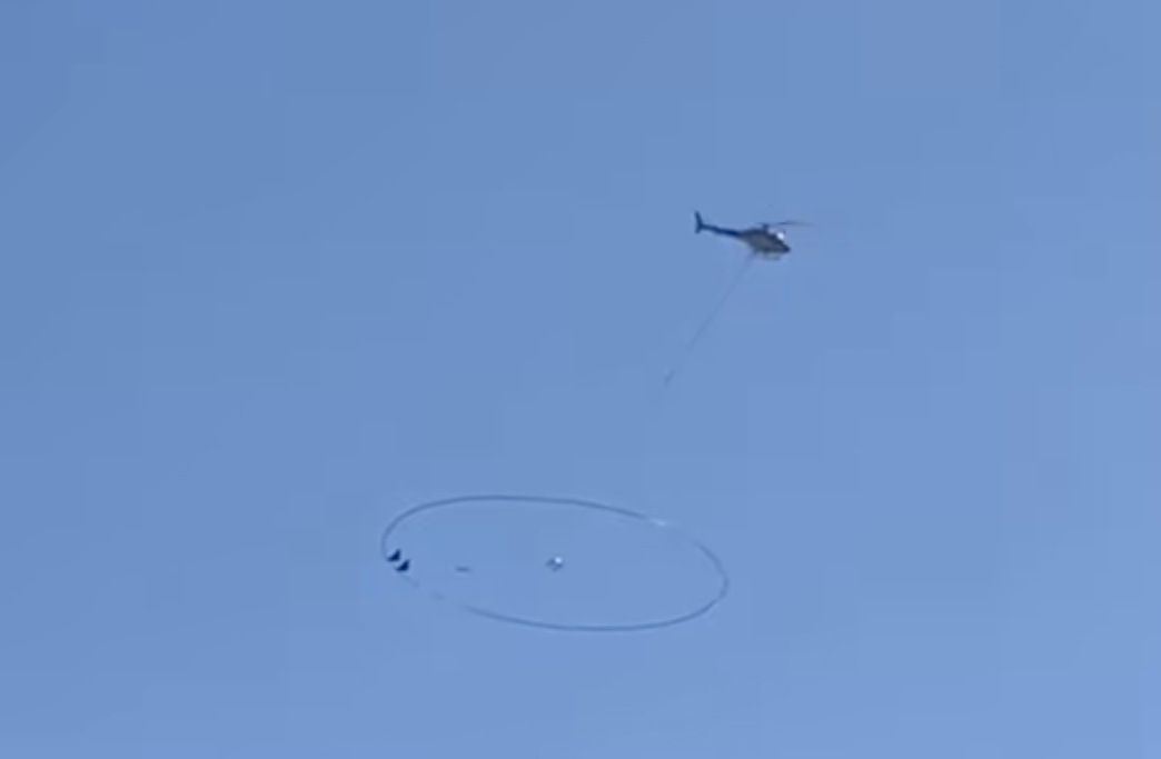 Maden ya da gömü arayan helikopter var ama yangın söndürmek için yok sanırım #canakkaleyanıyor