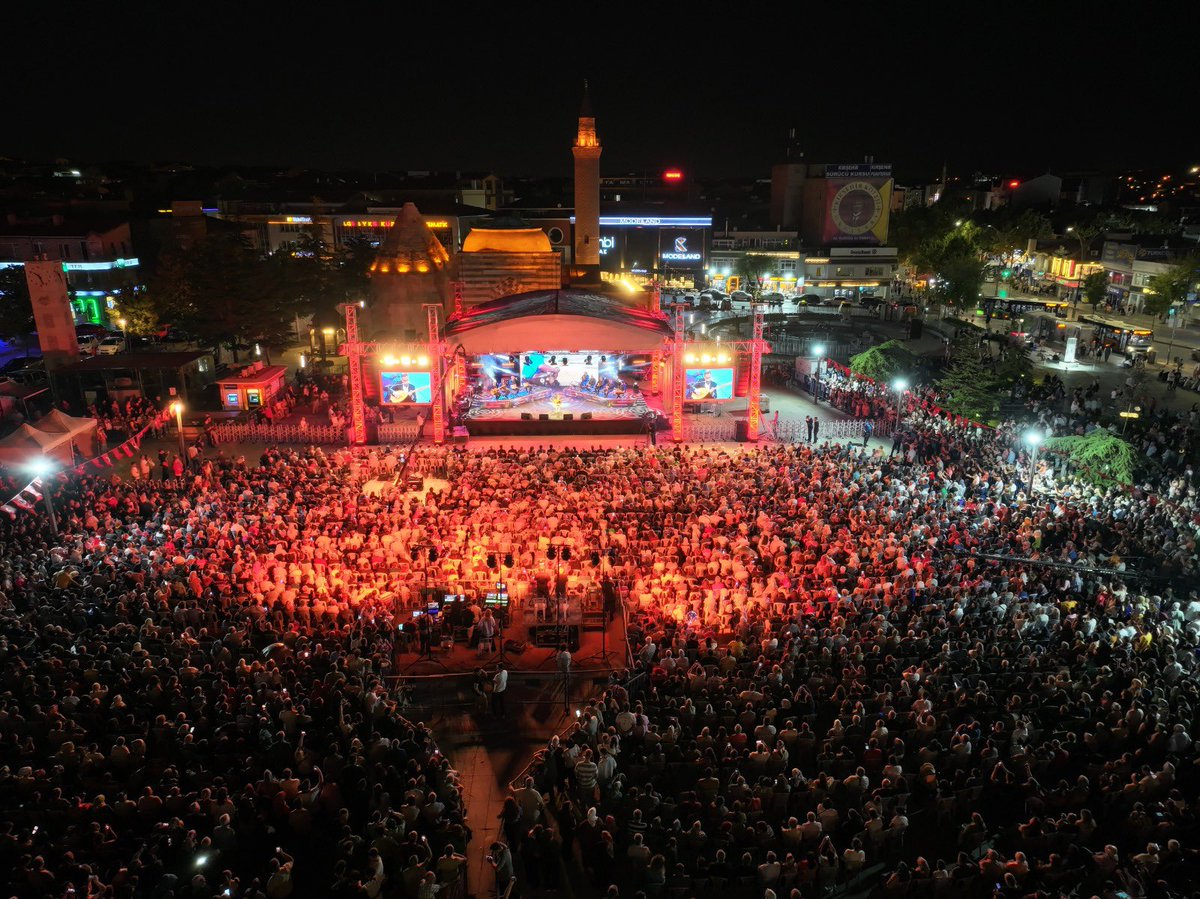 📍Kırşehir
📌Cacabey Meydanı
<a href="/trtmuzik/">TRT Müzik</a> 
#NesetErtaş 
#NeşetErtaşKültürVeMüzikFestivali