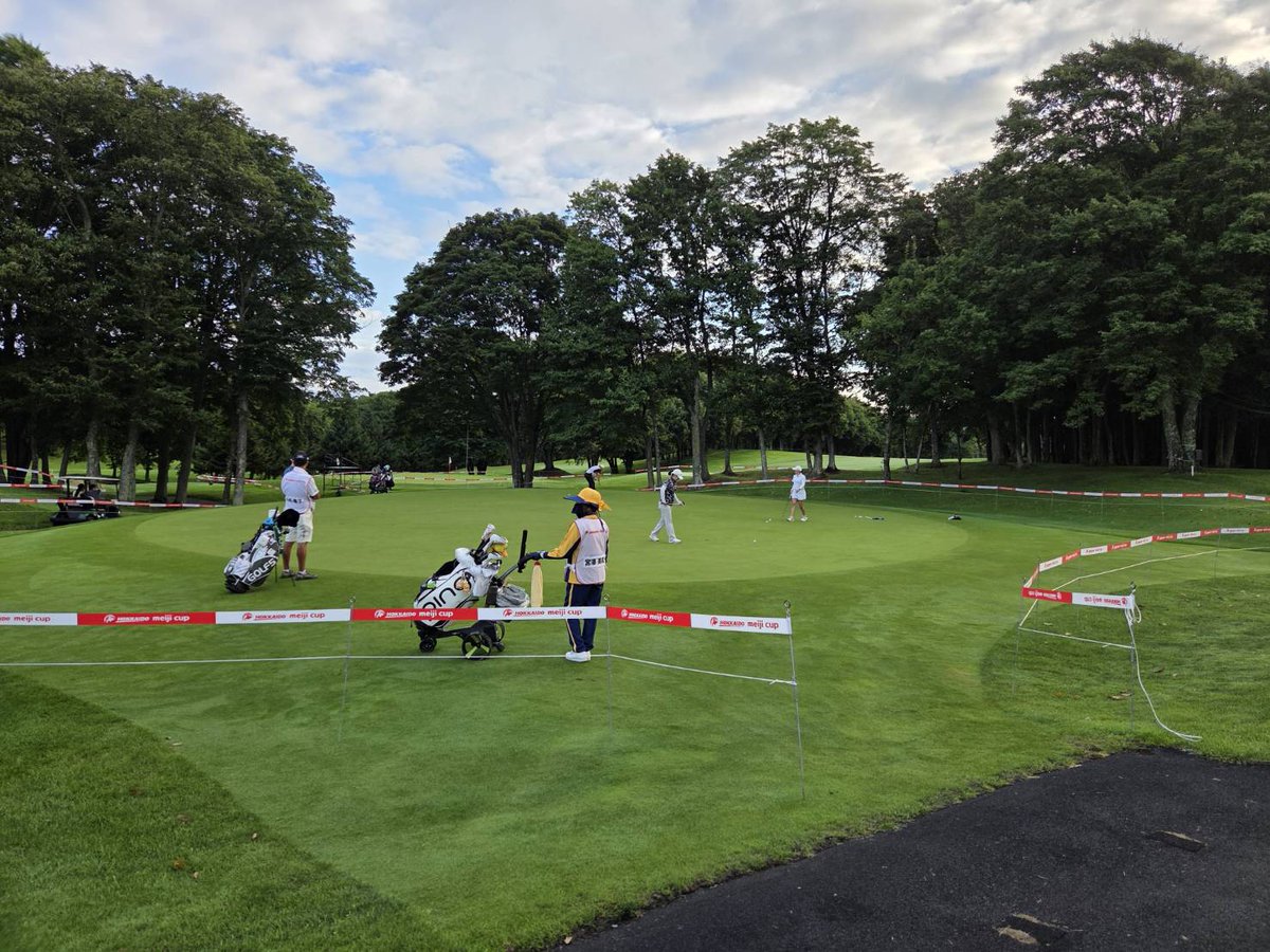 #北海道meijiカップ  
おはようございます！
ご案内のとおり初日はサスペンデッドとなりました。
大会２日目の１ｓｔＲｏｕｎｄの再開は７時を予定しております。
皆様のご来場お待ちしております！