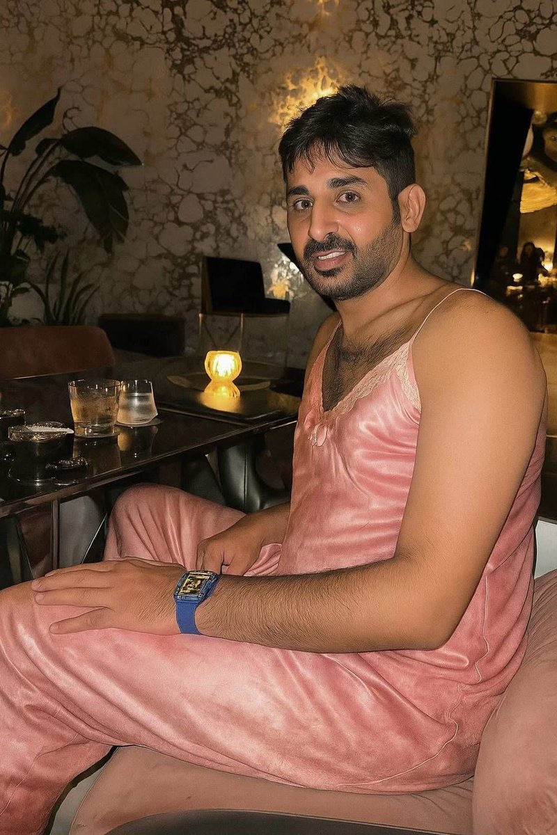 الرجال ليطالبون بنزع سلاح المقاومه😂