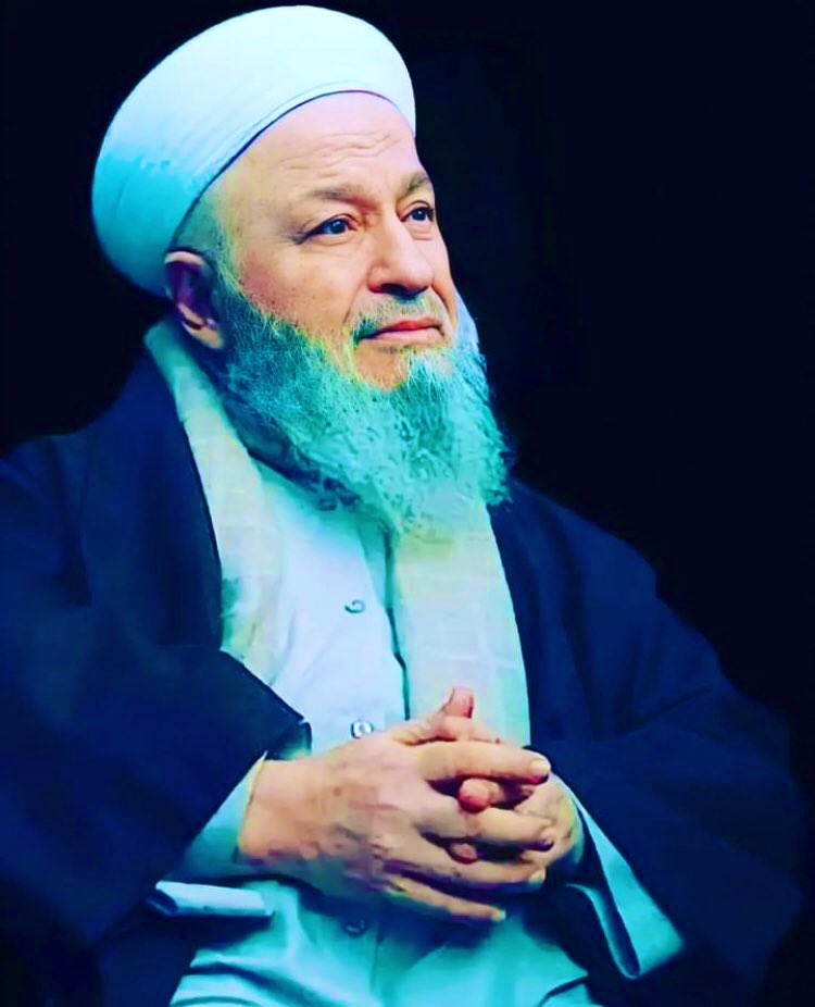 Bizleri Kuran ve Sünnet yolundan ayırmayan, üstadımız hacı Mahmud Efendi kuddise sirruhu gibi bir zata bağlı kılan Allah-u Teala hazretlerine hamd olsun sena olsun.

Ne mutlu onun yolundan mütevâzî ve istikâmet ile gidenlere.

Şeyhimiz buyurur: Devletle flörtleşilmez!