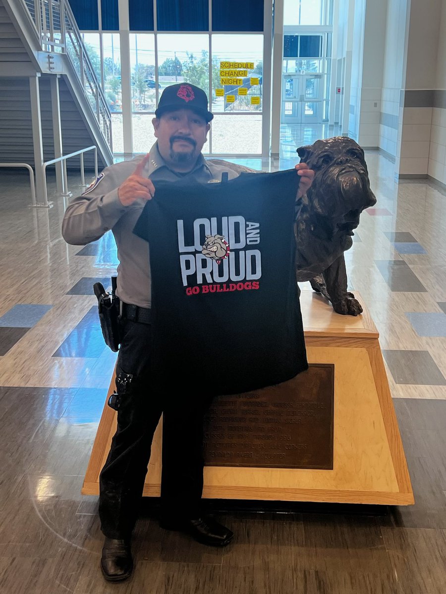 Robert C. Rojas (@1red02) on Twitter photo Don’t tell my HS alma mater, but I swapped my cowboy hat for a Bulldog cap while planning the <a href="/Socorro_HS1/">Ignacio Estorga, Ed.D</a> Homecoming Parade 2025. Special thanks to one of my favorite people, Principal Dr. Estorga! #GoBulldogs #SocorroProuD #Homecoming2025 #WeServeOurCityWithAMission Don’t tell my HS alma mater, but I swapped my cowboy hat for a Bulldog cap while planning the <a href="/Socorro_HS1/">Ignacio Estorga, Ed.D</a> Homecoming Parade 2025. Special thanks to one of my favorite people, Principal Dr. Estorga! #GoBulldogs #SocorroProuD #Homecoming2025 #WeServeOurCityWithAMission