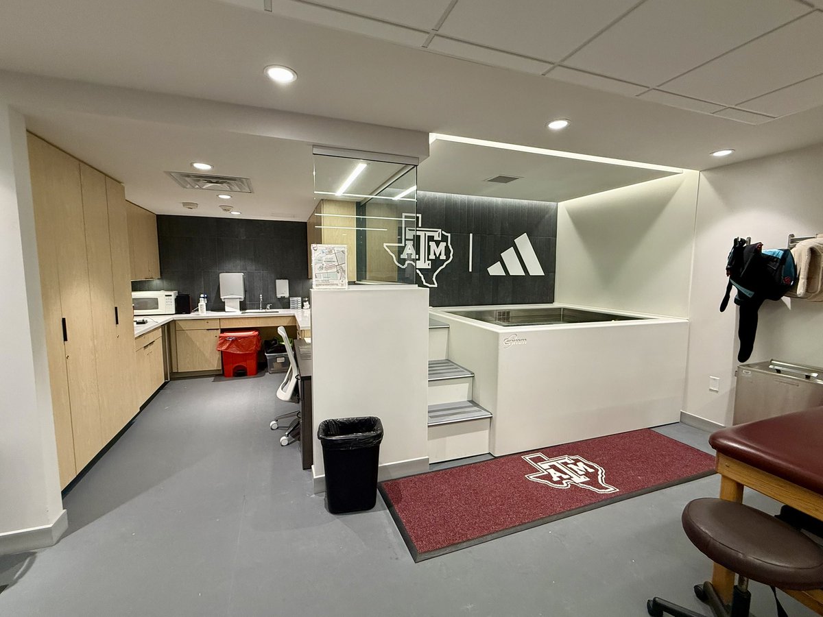 #FacilityFriday showcasing the <a href="/AggieMTEN/">Texas A&M Men's Tennis</a> and <a href="/AggieWTEN/">Texas A&M Women's Tennis</a> new players lounge and athletic training room spaces at the George P. Mitchell ‘40 Tennis Center!