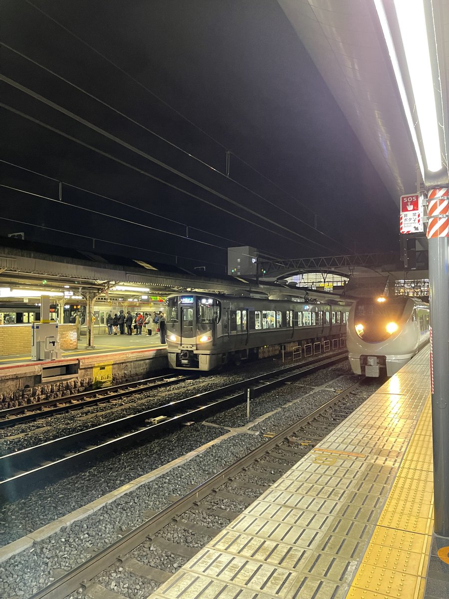 Simakaze_202010's tweet photo. 大阪駅から出発で青春18切符

5連続どこに行こうかお悩み中
平日ダイヤね！ https://t.co/EzaZUUONcb