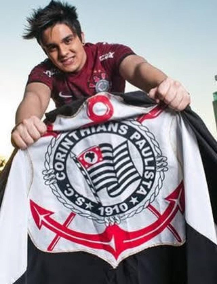 Te dei o sol
Te dei o mar
Pra ganhar seu coração
Você é raio de saudade
Meteoro da paixão
Explosão de sentimentos
Que eu não pude acreditar aah
Como é bom poder te amar