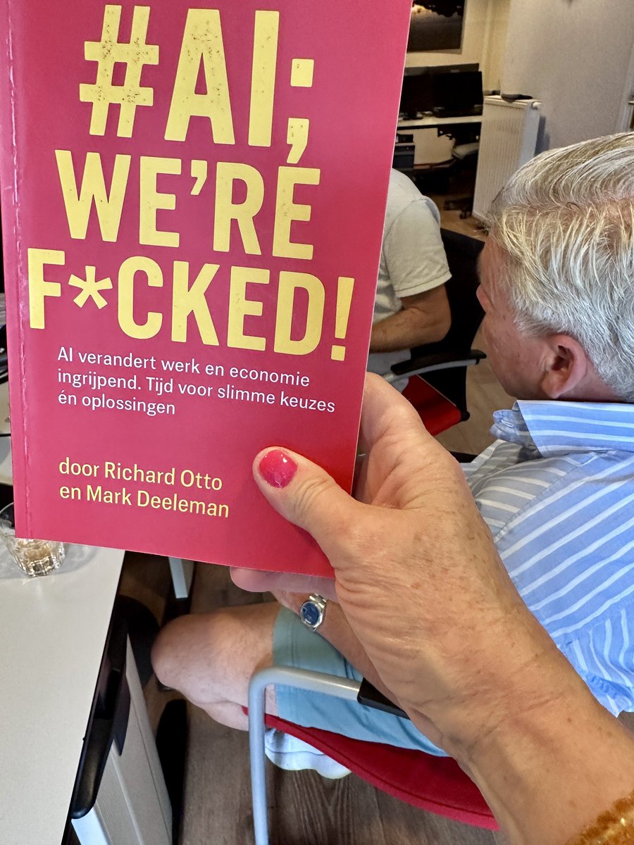 Richard Otto &amp; Mark Deeleman schreven een boek over AI… overal te koop! Heel makkelijk om te begrijpen… ga het zeker lezen! <a href="/YvonneVerburg/">Yvonne Verburg</a> <a href="/lenwfinance/">Lars Vanloon</a> &amp; @Arendjan van den Broek …. En even nagenieten bij Café Moeke Spijkstra 😉 luister onze podcast terug!