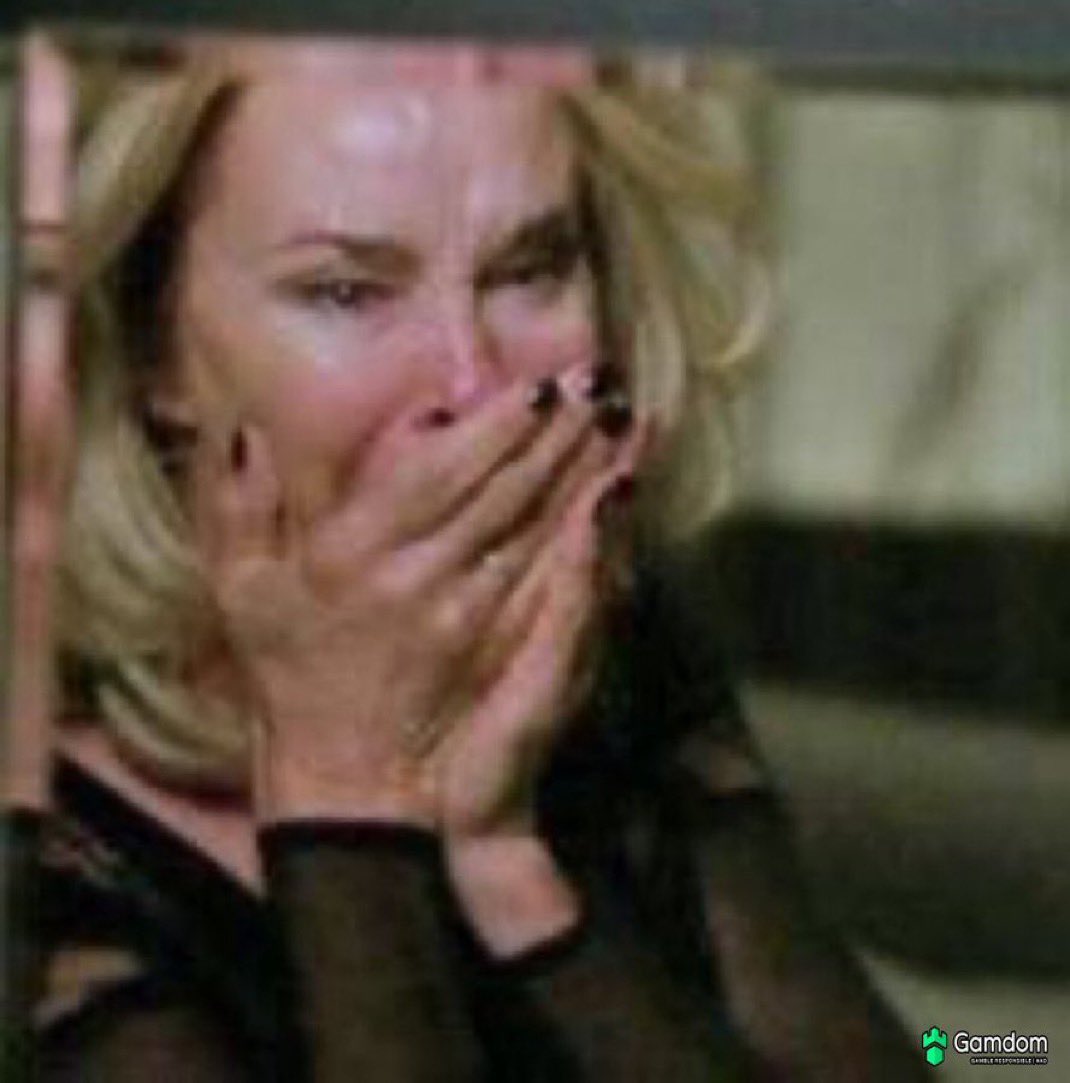 hapacaca's tweet image. so adult of me to decide to stay in AZ to study instead of booking it to OSL