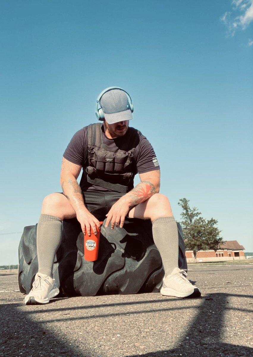 Everyday push yourself.
Be more than average.
Build discipline.
Create consistency.
Once you start, don’t stop. 
You got this. 💪🏽 

<a href="/IKUZOFITNESS/">IKUZO FITNESS CLUB</a> Mindset ⛩️