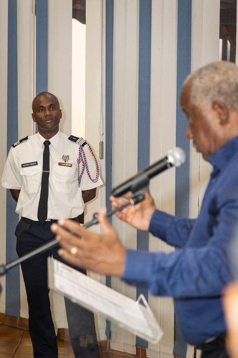 Aujourd’hui, le Colonel Jonathan COUPRA a officiellement pris ses fonctions en tant que directeur départemental adjoint du Service d’Incendie et de Secours de la Martinique. 

Nous lui souhaitons la bienvenue et plein de succès dans ses nouvelles fonctions.