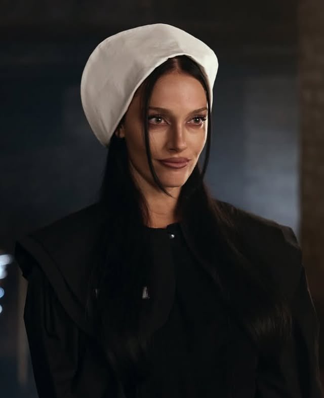 Más fotos de Oriana para Netflix