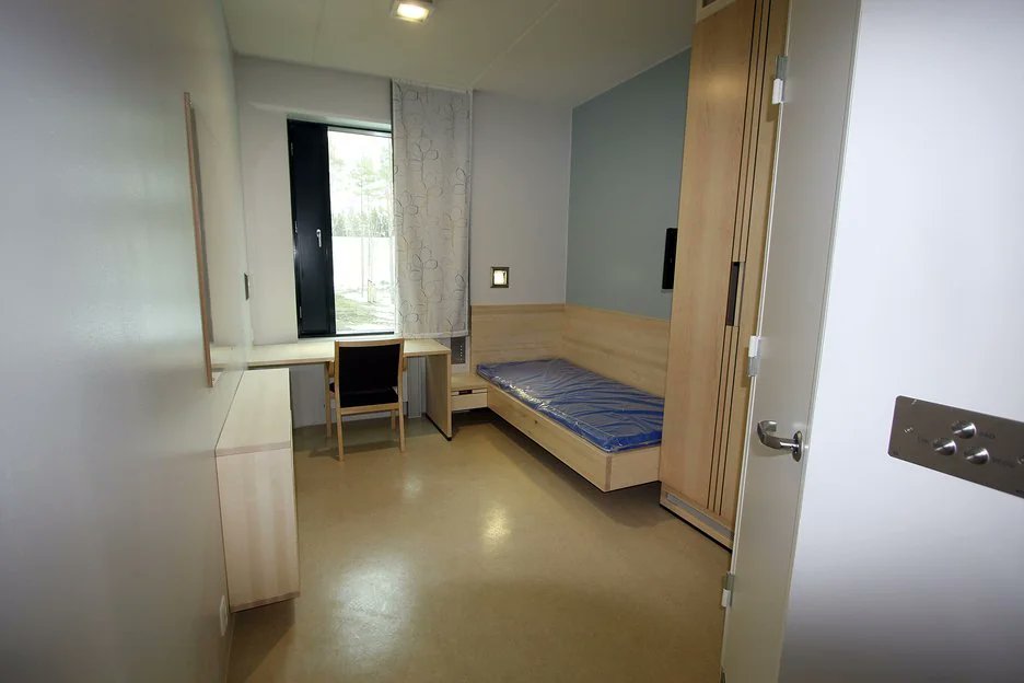 AlertesInfos's tweet photo. 🇳🇴⛓️‍💥📸 EN IMAGE - Une cellule de prison en Norvège. https://t.co/Hhug203qxN