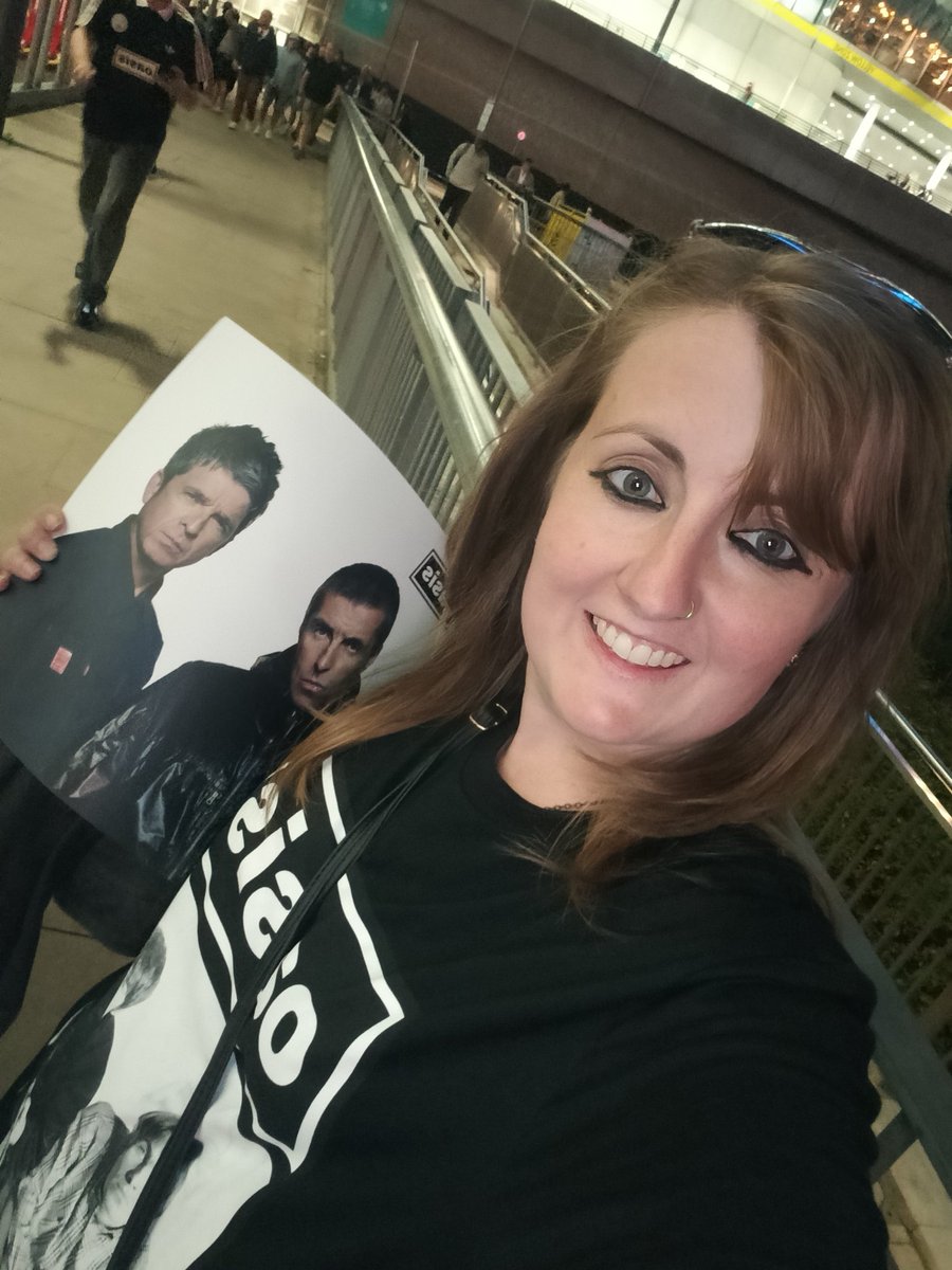 Panzyy's tweet photo. #oasislive2025 
"Tell them not to fear no more." 
Solo trip to see Oasis, Wembley 3rd August 2025 🖤🎙️ #Oasis25 @oasis https://t.co/1GlPhsHxiI