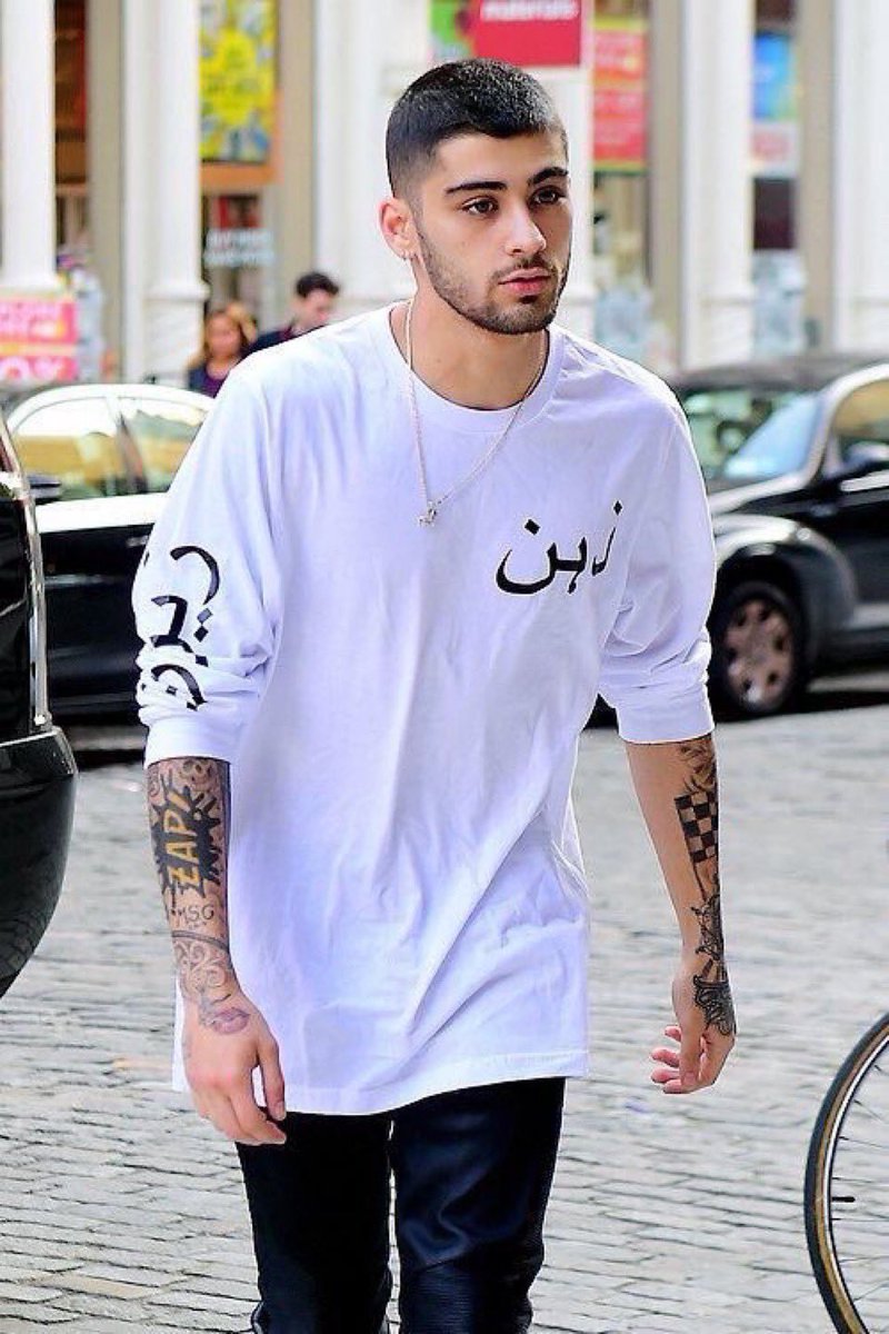 niazkyun's tweet image. drop the merch again zayn, i have money now