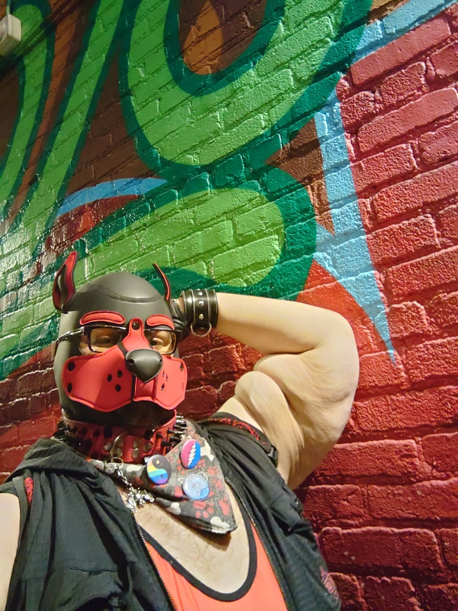 WolfVamp97's tweet photo. @flexing_scorpio Hey big guy you seem like you would be a lot of fun to wrestle!💪🏽🐻#flexing 
💪🏽🐺🤼🏽‍♂️ #wrestling #wrestle #wrestler #musclebear #bearwrestling #bearwrestler #wrestlebear #pup #pupbear #BDSM #BDSMbear #gaybdsm #gaybear #GayPupPlay #gaypup #gay #Bisexual ! https://t.co/zJmx219xap