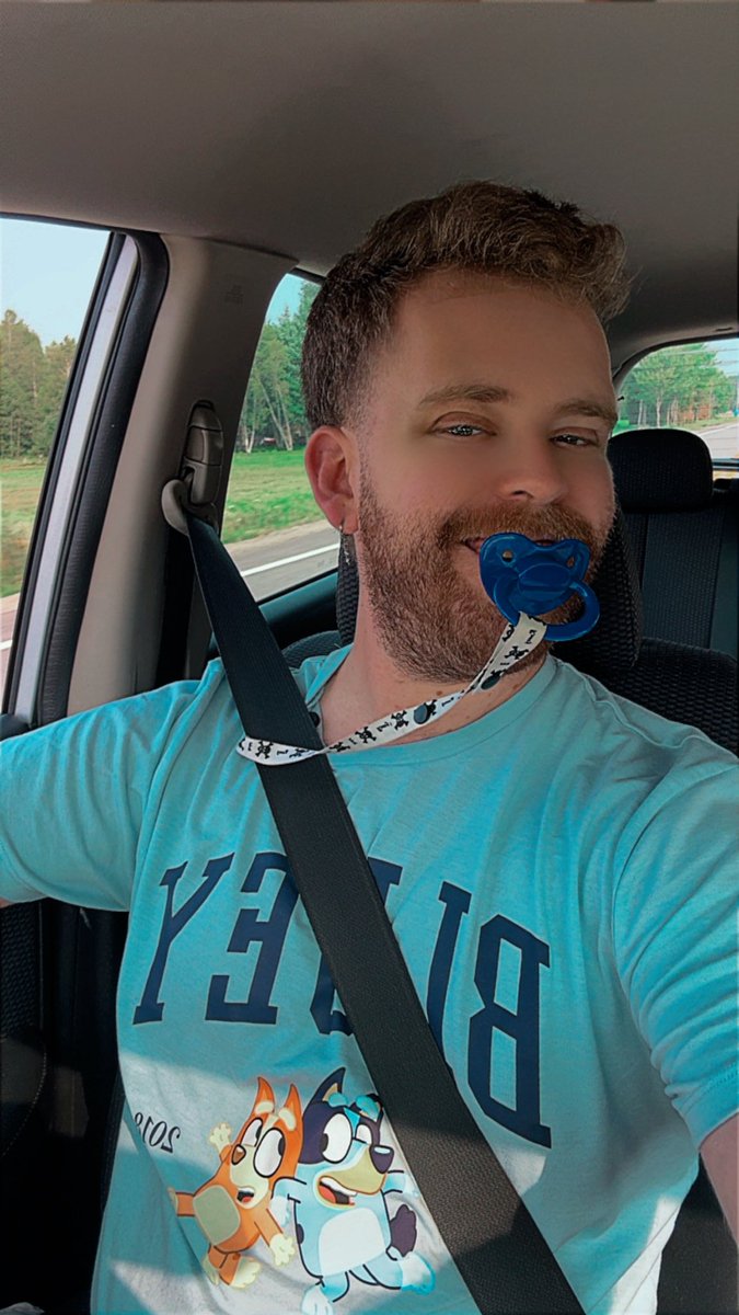 MaxenceLittle's tweet image. Watch out, little Maxence is driving 🙈😇
#abdl #abdlboy #diaperboy #diaperlover #ageplay