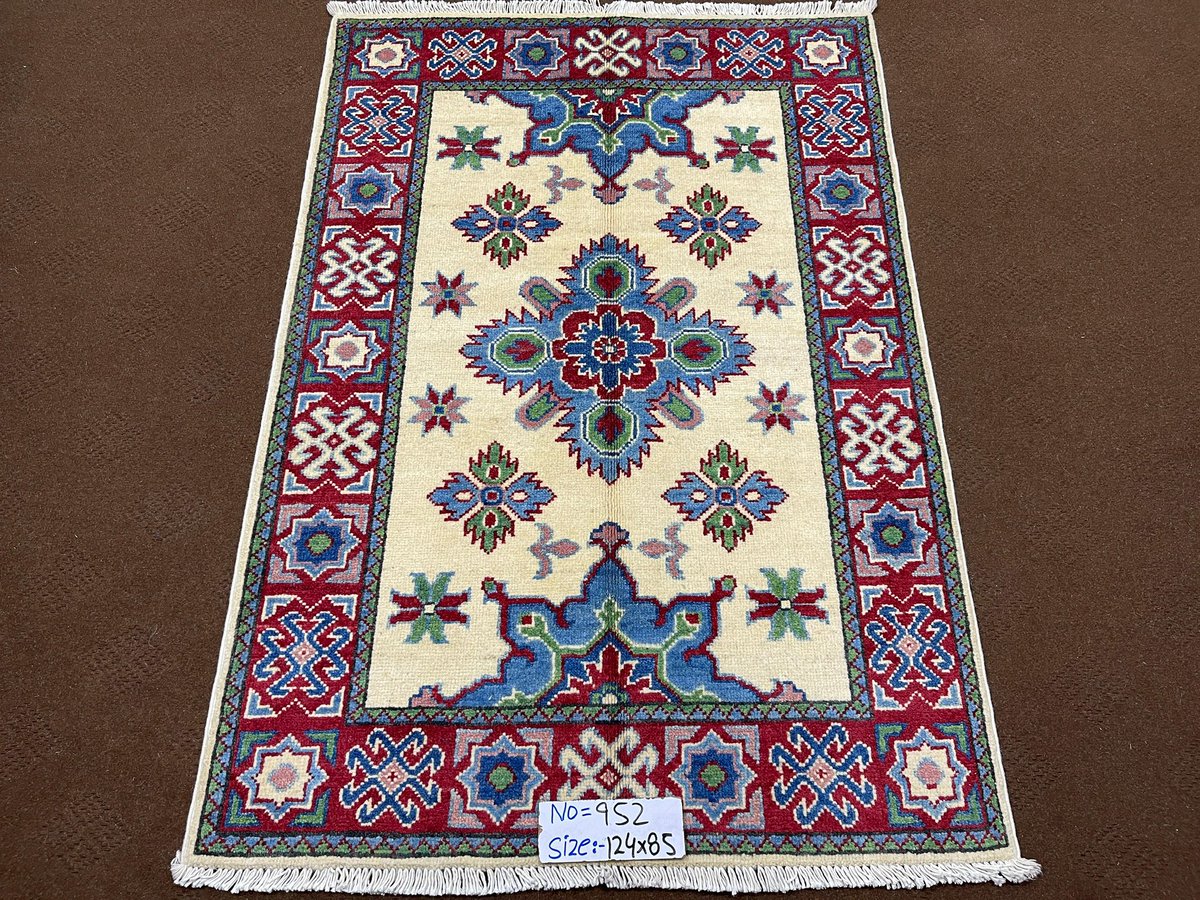 ServisCheetah's tweet image. On sale for not 215$ shipped. 

Got a batch of Afghan Rugs from my Rug maker. This batch is going to be priced very close to Cost.

Sale continues.
Hand knotted Afghan Rugs.
Fine wool on cotton.
Size: 5x3 approximate.
On sale Price for:  215$ shipped.
Unbeatable Price.