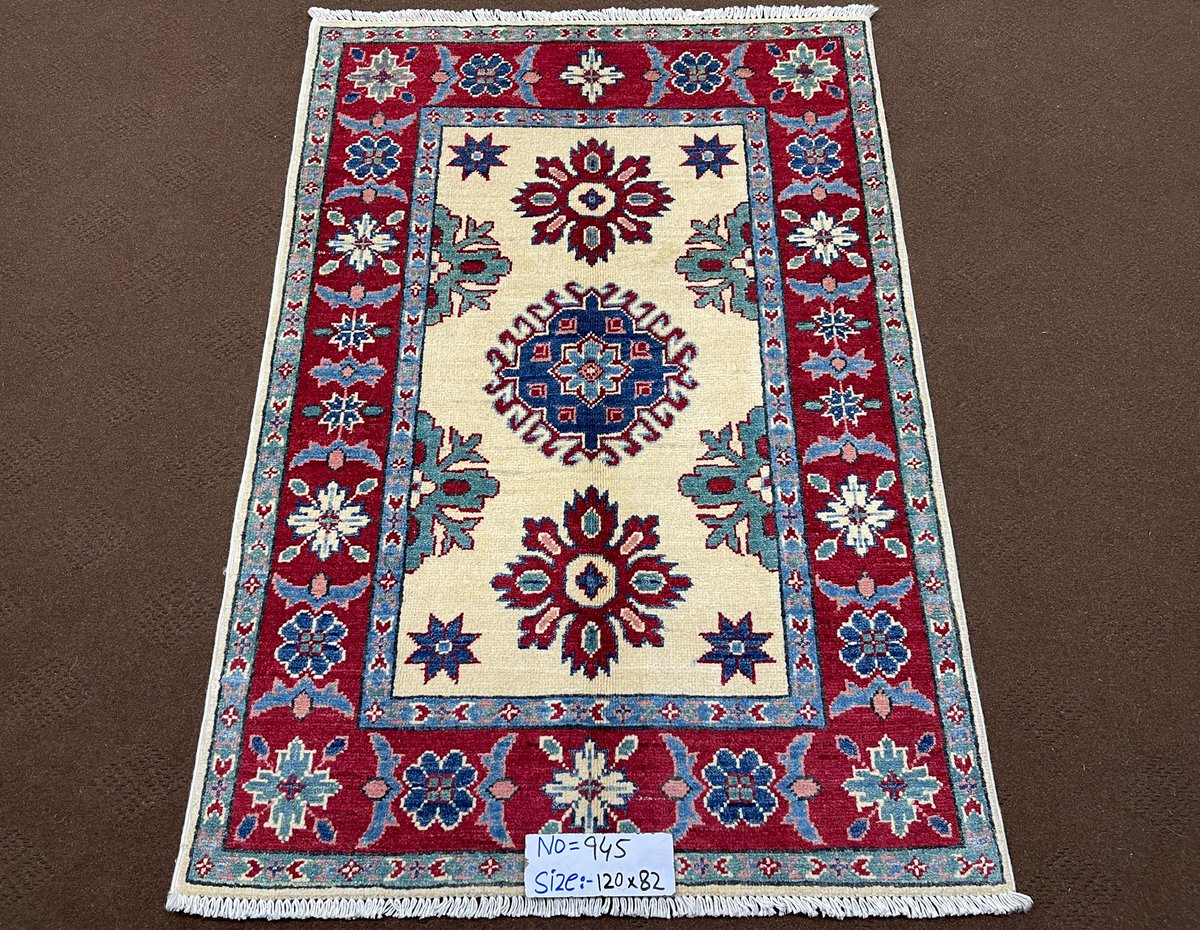 ServisCheetah's tweet image. On sale for not 215$ shipped. 

Got a batch of Afghan Rugs from my Rug maker. This batch is going to be priced very close to Cost.

Sale continues.
Hand knotted Afghan Rugs.
Fine wool on cotton.
Size: 5x3 approximate.
On sale Price for:  215$ shipped.
Unbeatable Price.