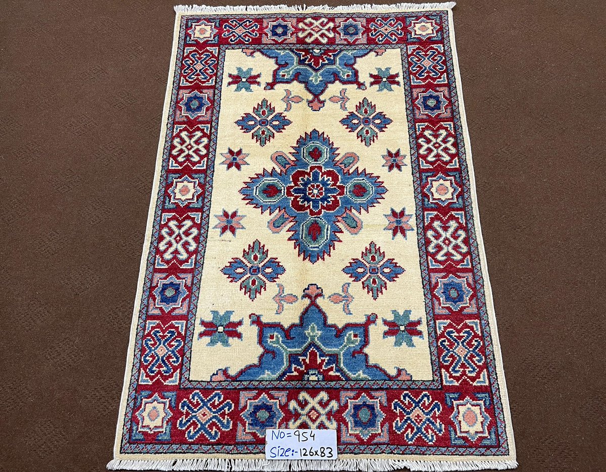 ServisCheetah's tweet image. On sale for not 215$ shipped. 

Got a batch of Afghan Rugs from my Rug maker. This batch is going to be priced very close to Cost.

Sale continues.
Hand knotted Afghan Rugs.
Fine wool on cotton.
Size: 5x3 approximate.
On sale Price for:  215$ shipped.
Unbeatable Price.