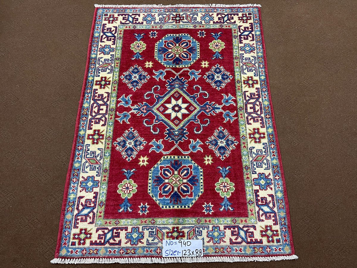 ServisCheetah's tweet image. On sale for not 215$ shipped. 

Pick any.

LFG. Got a batch of Afghan Rugs from my Rug maker. This batch is going to be priced very close to Cost.

Sale continues.
Hand knotted Afghan Rugs.
Fine wool on cotton.
Size: 5x3 approximate.
On sale Price for:  215$ shipped.
Unbeatable…