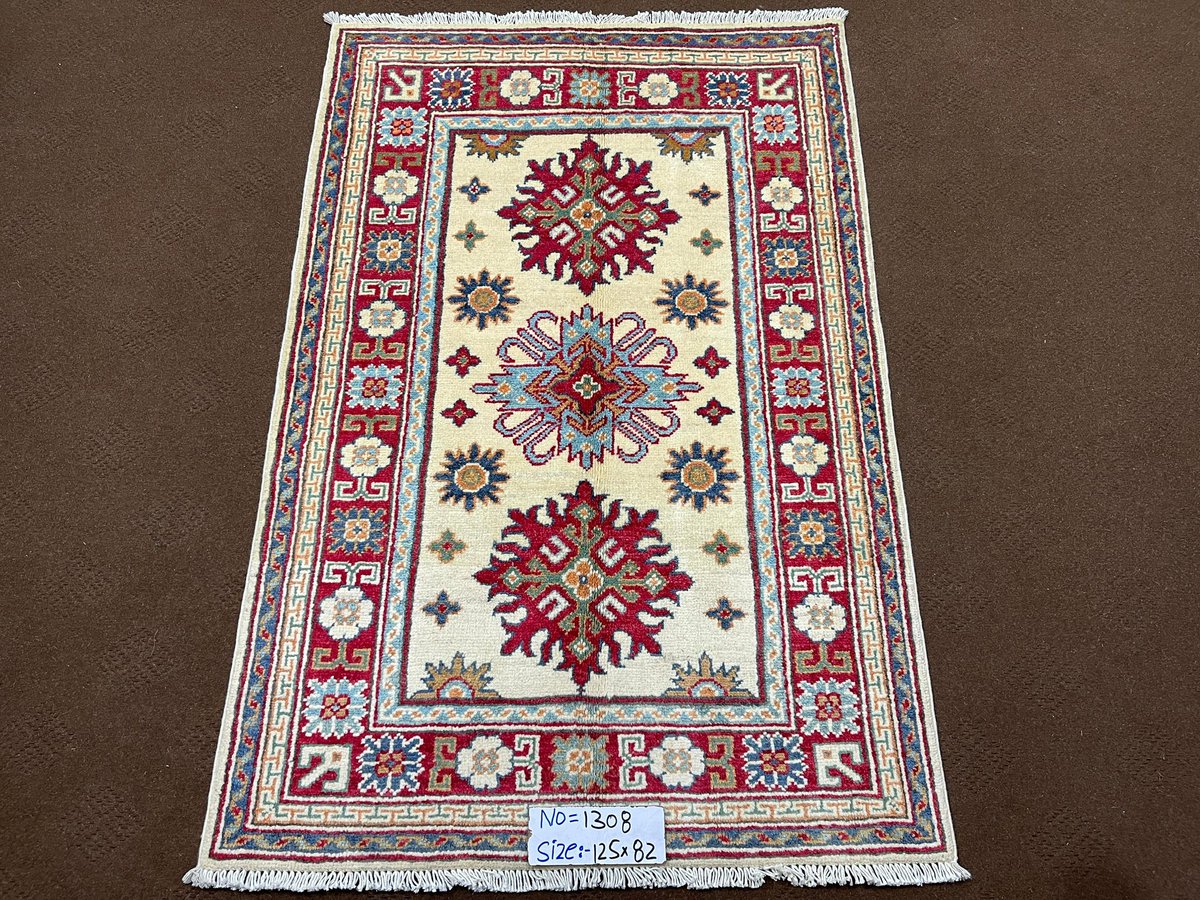 ServisCheetah's tweet image. On sale for not 215$ shipped. 

Got a batch of Afghan Rugs from my Rug maker. This batch is going to be priced very close to Cost.

Sale continues.
Hand knotted Afghan Rugs.
Fine wool on cotton.
Size: 5x3 approximate.
On sale Price for:  215$ shipped.
Unbeatable Price.