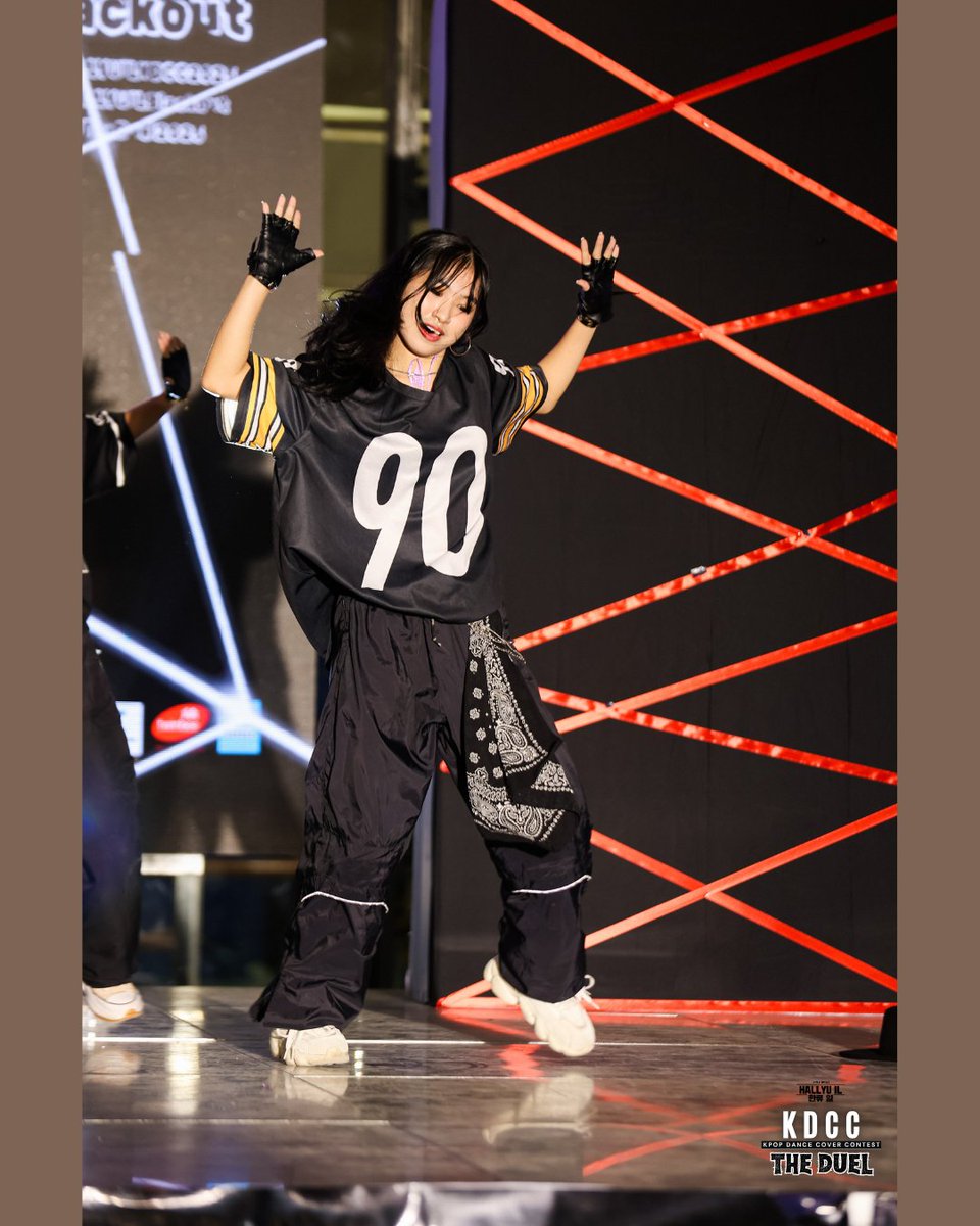 HALLYUIL's tweet image. 📸 VIVID in full force.
KDCC: The Duel (Blackout) gave us a clash to remember—VIVID vs. The Glitz. Different tracks, same fire. 🔥

#VIVID #KDCCBlackout #FuturePerfect #PassTheMic #CebuKpopScene #KpopDanceBattle #HALLYUILKDCC2025 #TheDuel2025 #kpop #hallyu @y101fm @SMSeasideCebu