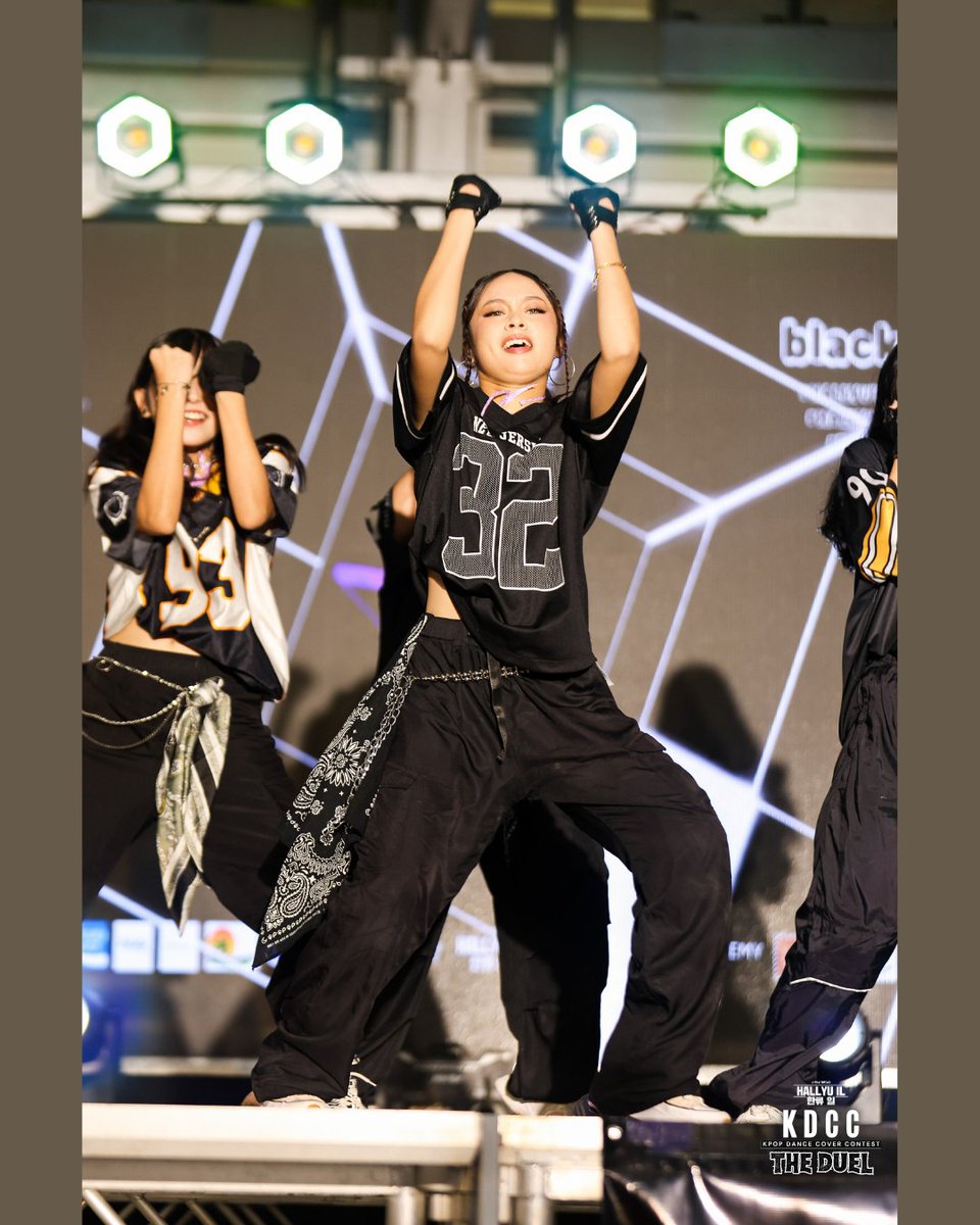 HALLYUIL's tweet image. 📸 VIVID in full force.
KDCC: The Duel (Blackout) gave us a clash to remember—VIVID vs. The Glitz. Different tracks, same fire. 🔥

#VIVID #KDCCBlackout #FuturePerfect #PassTheMic #CebuKpopScene #KpopDanceBattle #HALLYUILKDCC2025 #TheDuel2025 #kpop #hallyu @y101fm @SMSeasideCebu