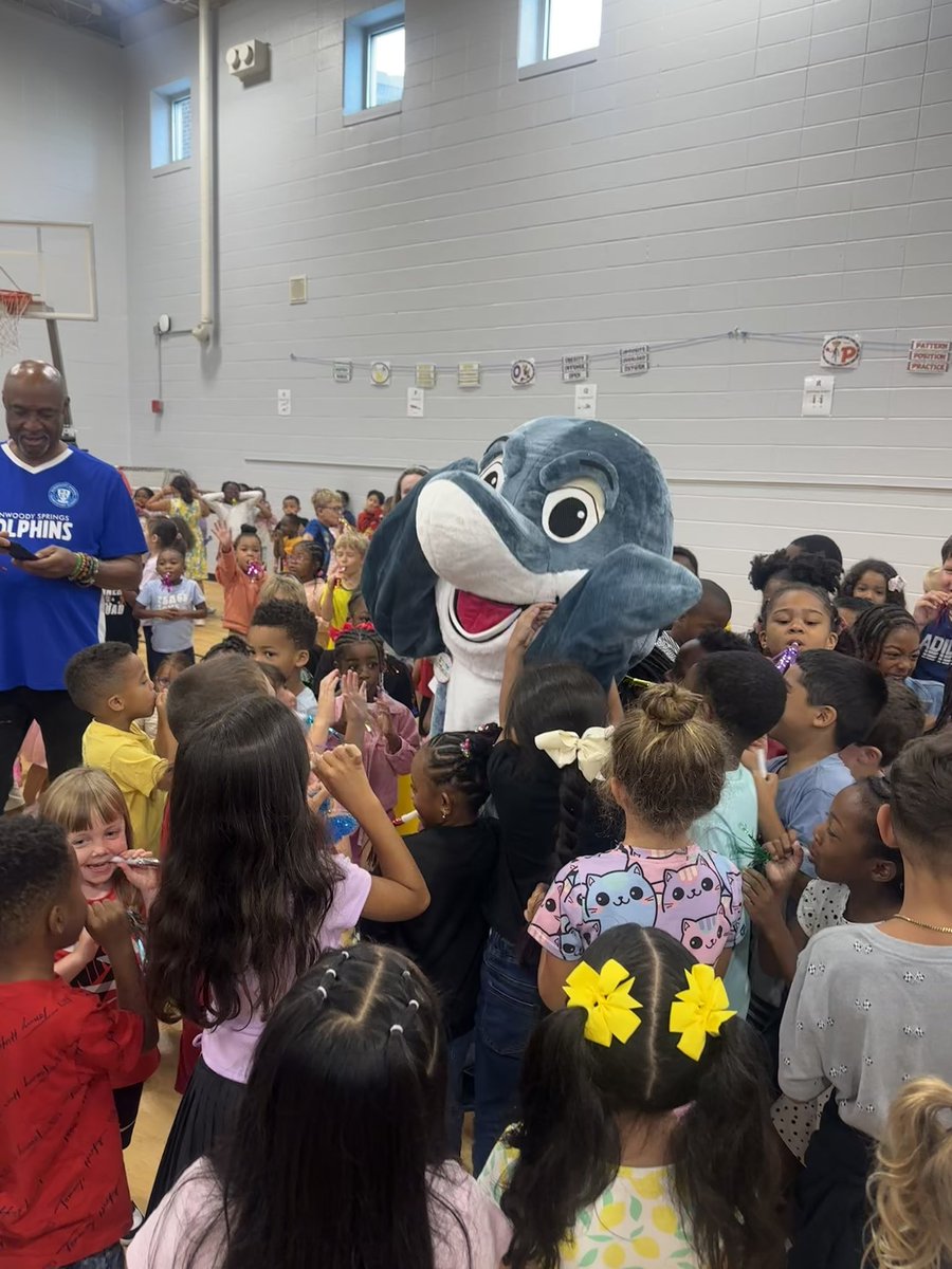 Stanetress's tweet photo. This week @DunwoodySprings was absolutely Fin-tastic! ๐ฌ We officially welcomed our students and families back. We practiced routines and started strong instruction on day one! Today we celebrated Dynamoโs (mascot) 25th Birthday, because DSES turns 25 this year! #DynamicWeek https://t.co/E8fHohn6DN