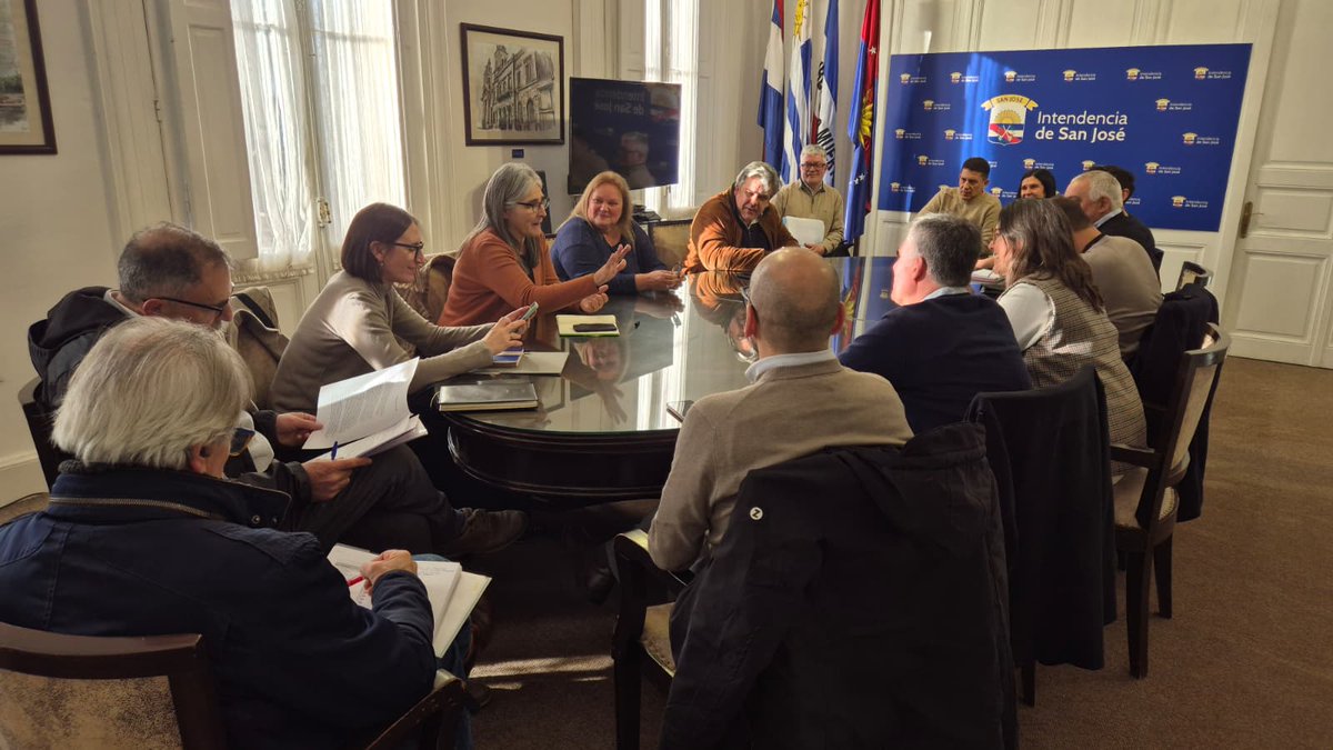 Esta semana, la ministra Etcheverry y la subsecretaria Peris, junto a directores nacionales, visitaron Lavalleja y San José.
Se reunieron con funcionarios del MTOP y mantuvieron encuentros con los intendentes Ximénez y Bentaberri además de legisladores departamentales.