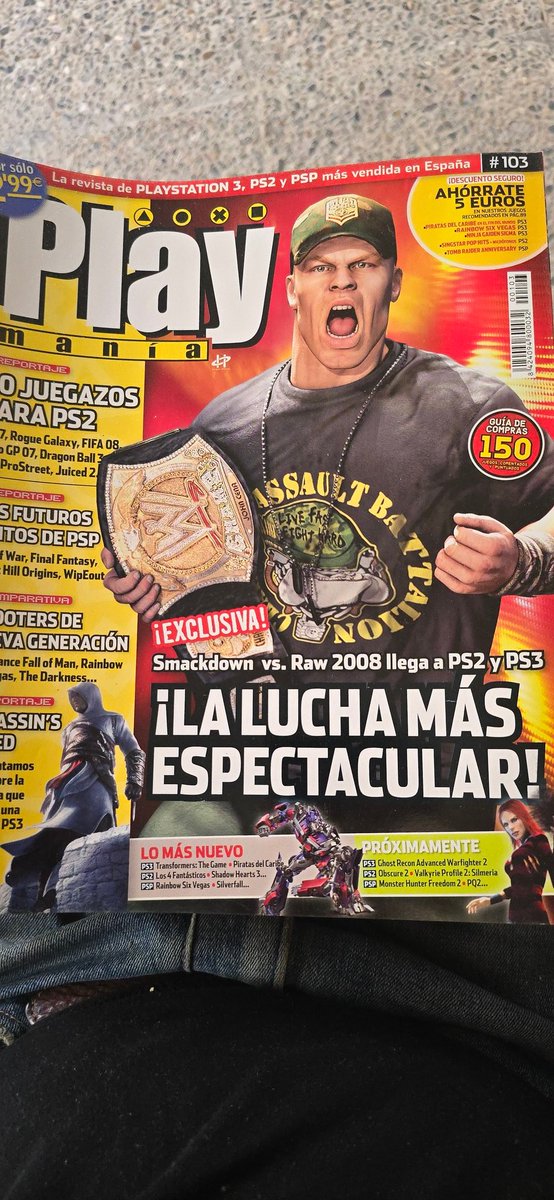 <a href="/revisplaymania/">PLAYMANIA</a>  y recordando la Revista Playmania en la Despedida de John Cena en su último tour.