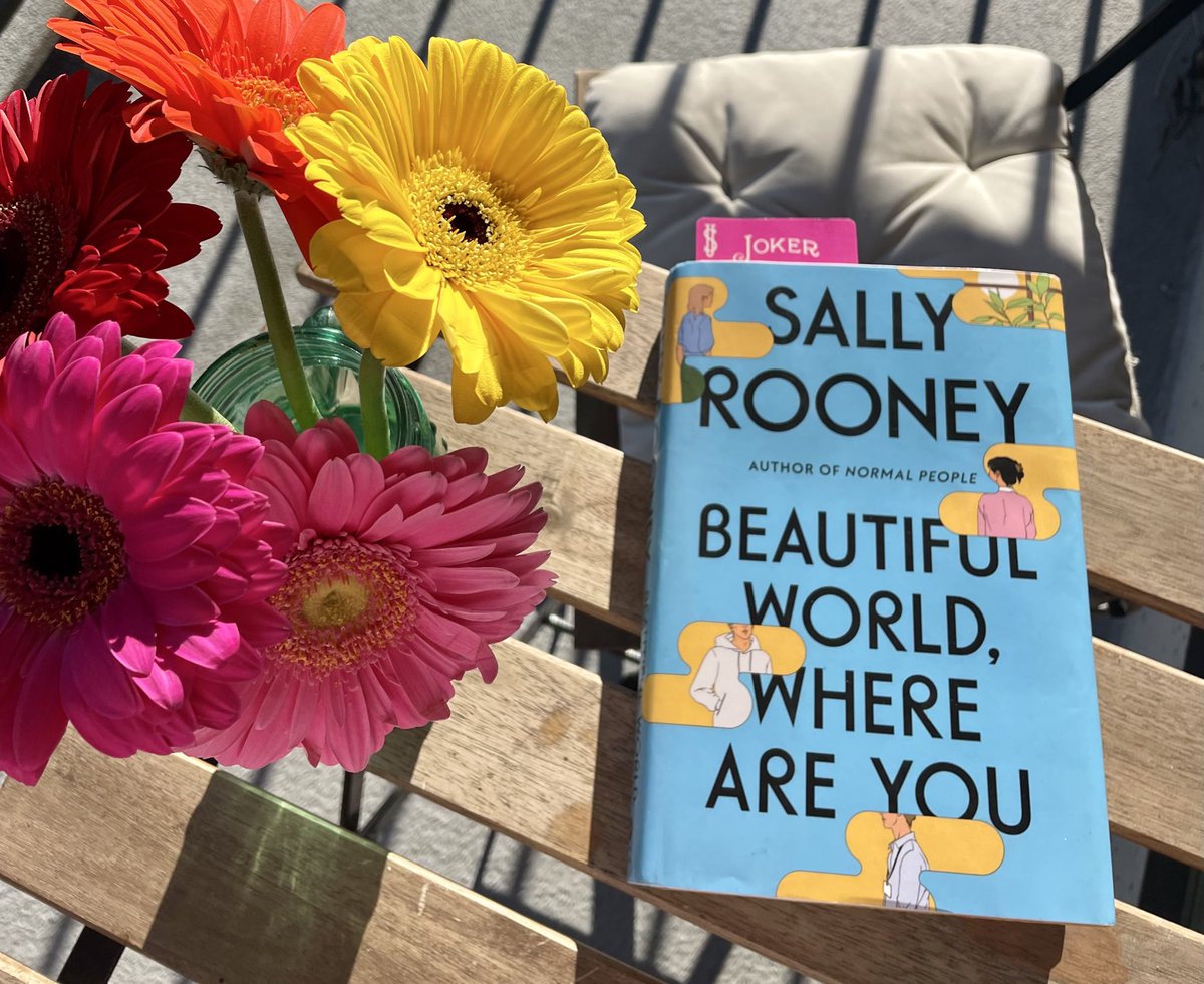 romanticize your life: match your flowers to your books 💐