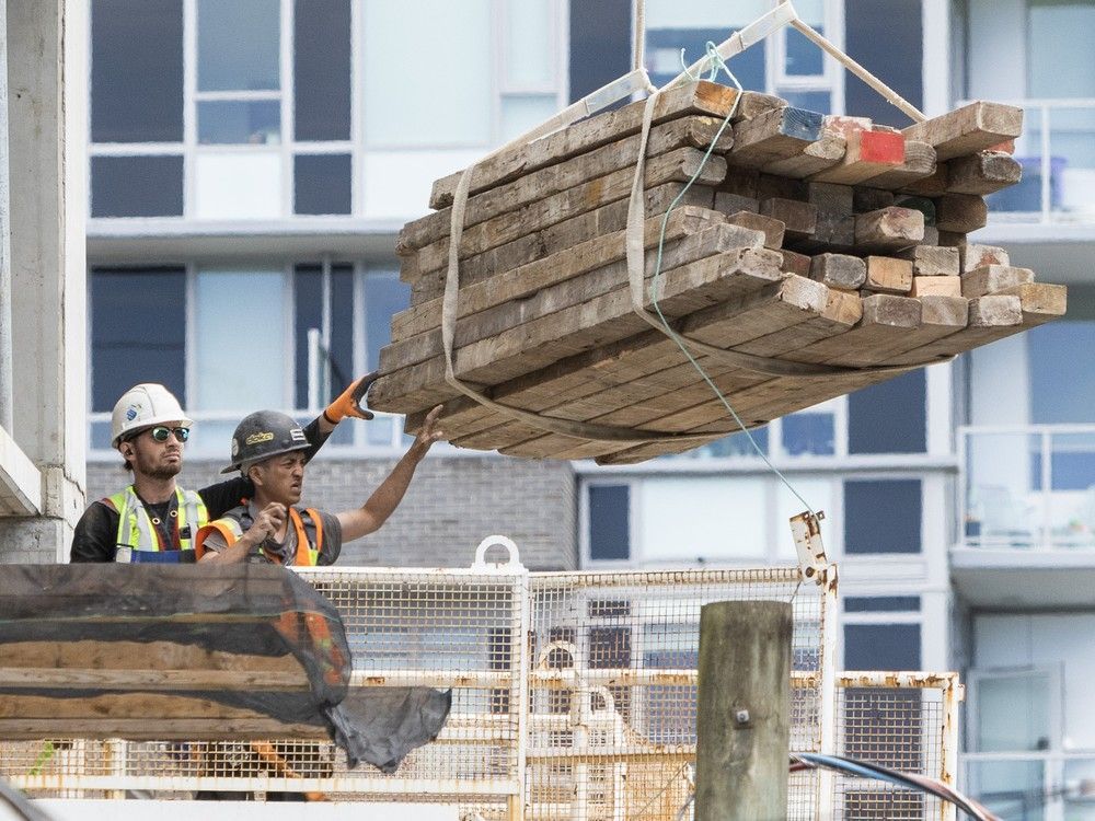 Largest monthly loss since the pandemic as B.C. loses 16,000 jobs in July vancouversun.com/news/largest-m…