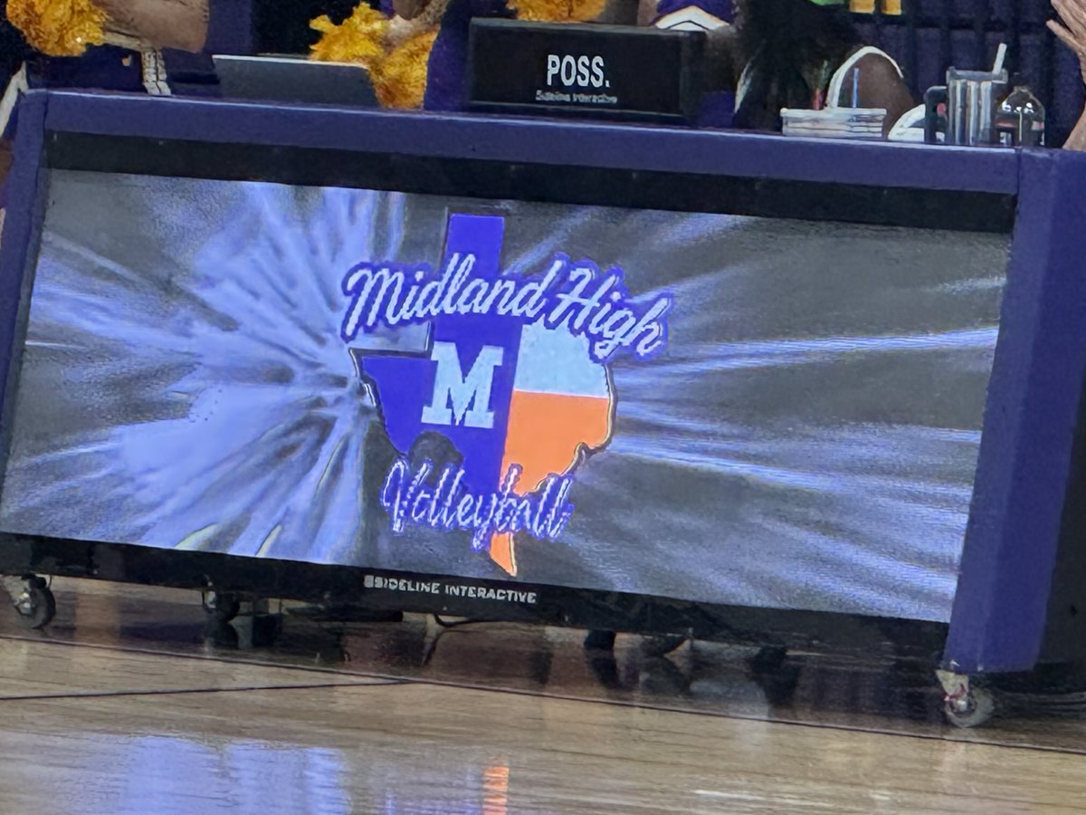 DrSDHoward's tweet image. Meet the Dawgs ⁦@MidlandHighVB⁩ - have a great year, ladies! 💜💛 this program is led by Coach Audra Howard, who was #MadeinMISD.