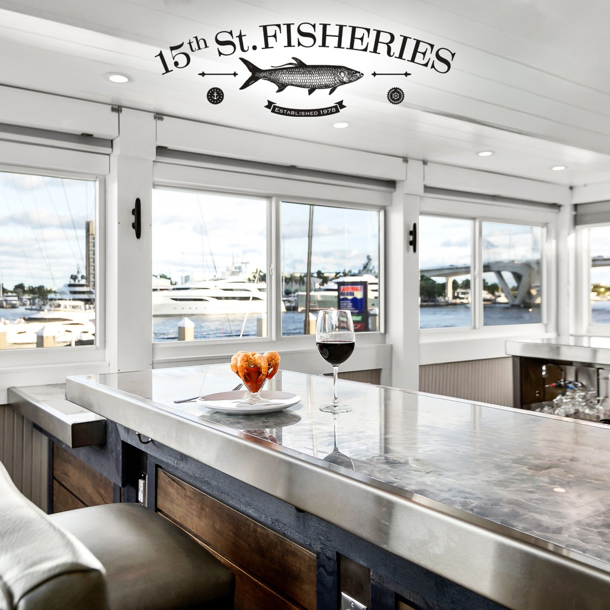 Relax on the waterfront this weekend at one of the beautiful bars, both upstairs and dockside, here at 15th Street Fisheries, each offering views of the Intracoastal Waterway. Then stay for lunch or dinner at our legendary restaurant set within historic Lauderdale Marina!