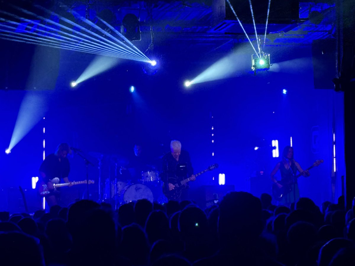 Great to see <a href="/DanielleWadey/">Danielle Wadey</a> back on bass with <a href="/weddingpresent/">David Gedge</a> tonight. The twin female backing vocals on Love Machine with Rachael Wood were sublime #ATEOTS25