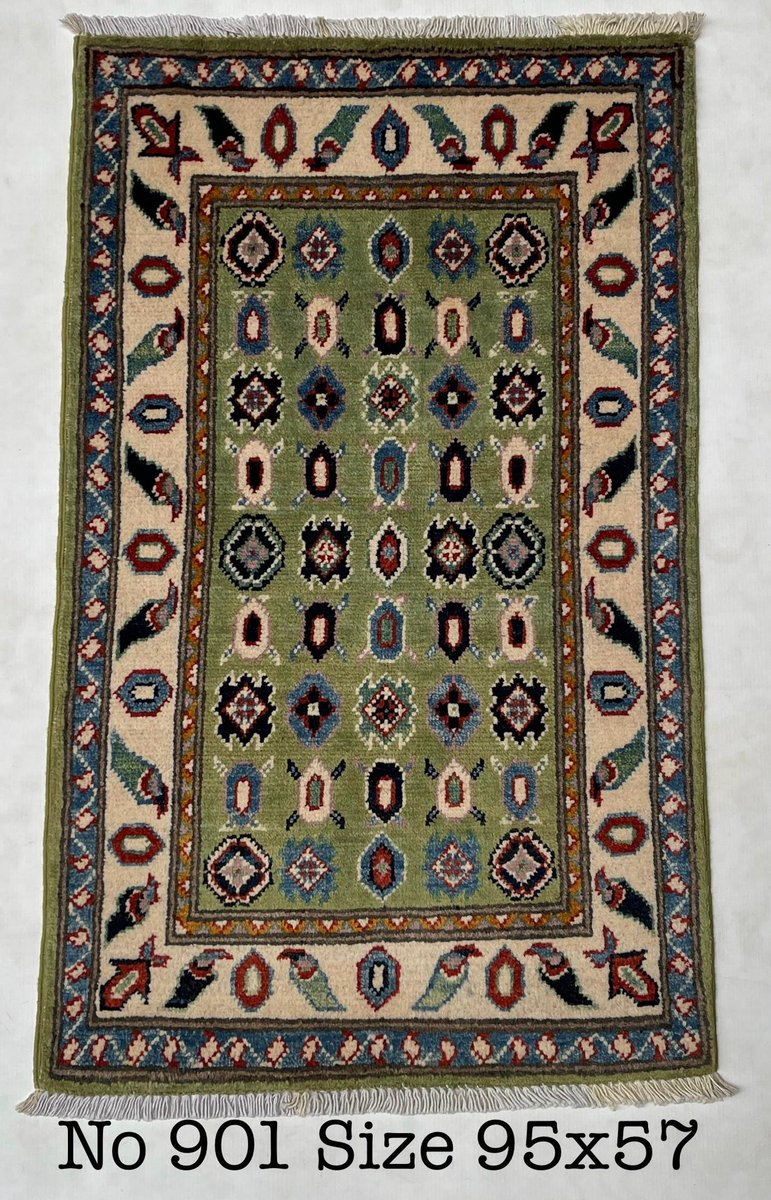 ServisCheetah's tweet image. On sale for not 150$ shipped. 

Got a batch of Afghan Rugs from my Rug maker. This batch is going to be priced very close to Cost.

Sale continues.
Hand knotted Afghan Rugs.
Fine wool on cotton.
Size: 3x2 feet approximate.
On sale Price for:  150$ shipped.
Unbeatable Price.
