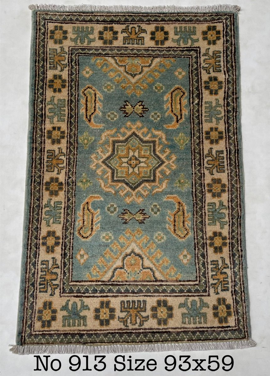 ServisCheetah's tweet image. On sale for not 150$ shipped. 

Got a batch of Afghan Rugs from my Rug maker. This batch is going to be priced very close to Cost.

Sale continues.
Hand knotted Afghan Rugs.
Fine wool on cotton.
Size: 3x2 feet approximate.
On sale Price for:  150$ shipped.
Unbeatable Price.