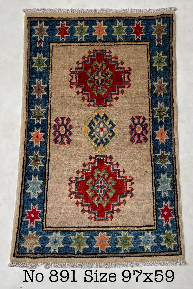 ServisCheetah's tweet image. On sale for not 150$ shipped. 

Got a batch of Afghan Rugs from my Rug maker. This batch is going to be priced very close to Cost.

Sale continues.
Hand knotted Afghan Rugs.
Fine wool on cotton.
Size: 3x2 feet approximate.
On sale Price for:  150$ shipped.
Unbeatable Price.