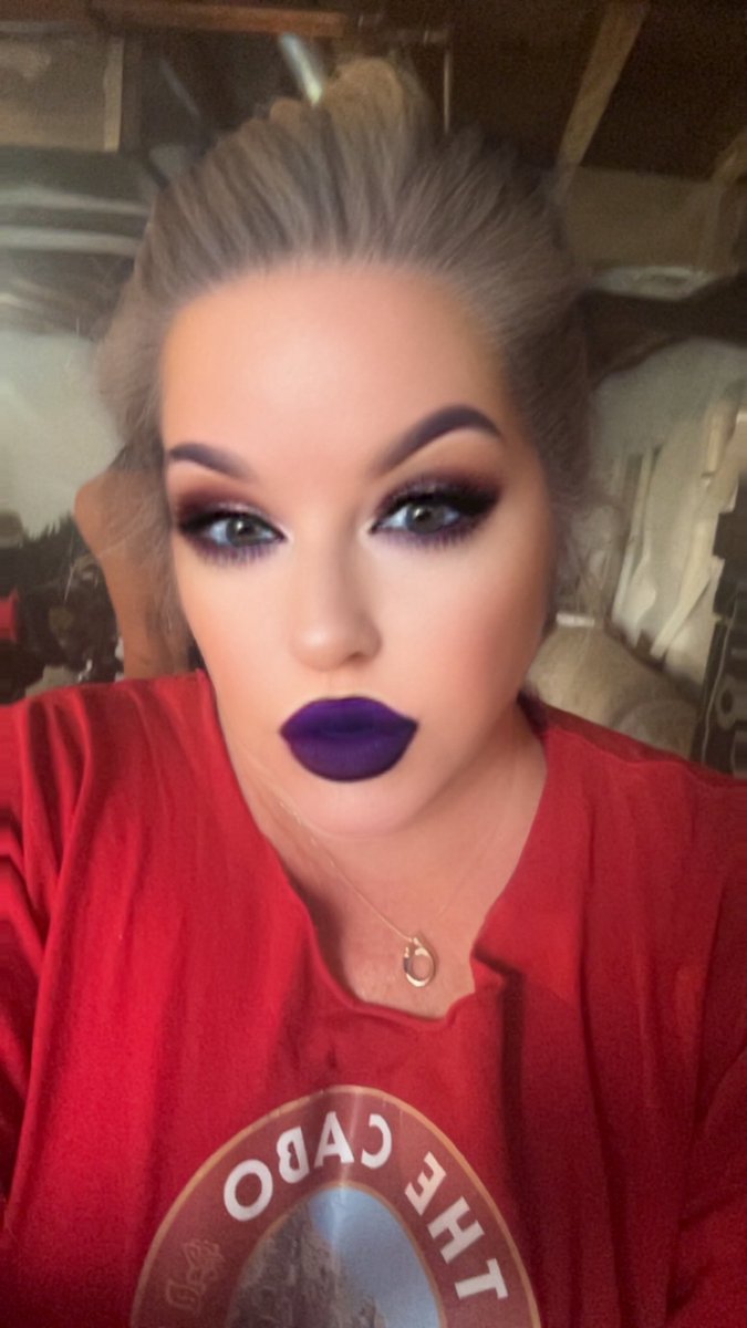 lovely1_g's tweet photo. I think I’m late to the #FilterFriday party but let’s see if we can get the party restarted Sims Community! Show me your filtered self … GO! 😉💜 My bitchy alter ego filter lol 😂 https://t.co/1USaDtzBCy