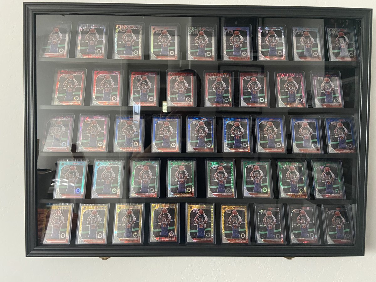 RickCardzz's tweet image. Very happy to announce that I have completed my 🌈! Deandre Ayton 2019-20 NBA Hoops Premium. Probably one of the coolest things I’ve ever done. Two 1/1’s in there. Thank you to everyone who helped! #thehobby #completeset