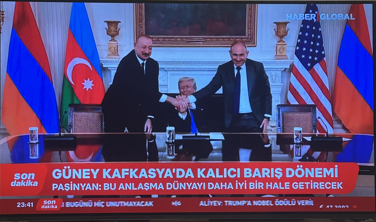 BloggerSuleyman's tweet image. A historic day. I congratulate the people of Azerbaijan and Armenia on the occasion of peace. I have always said: let there be peace, let people not die, let mothers not be left with tears.