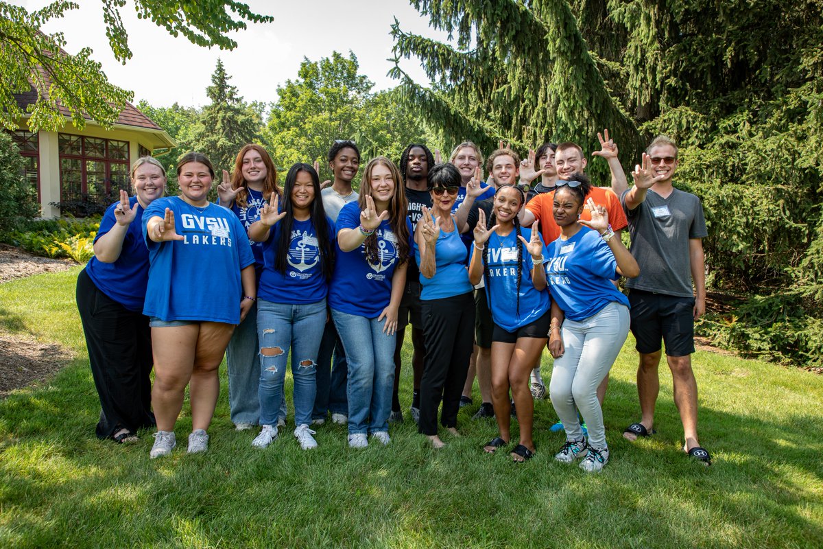 PhillyGVPres's tweet photo. Thank you to all of the Resident Assistants who joined us for Friday’s RA Appreciation Luncheon. Our RAs play a vital role in our student community, offering support and creating a home for fellow students. It was an honor to spend time celebrating their impact! @GVSUHousing https://t.co/SIEkhLc1nV