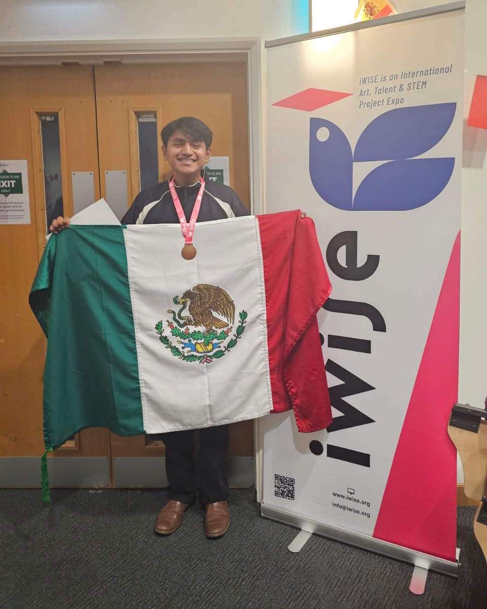 CECYTEQueretaro's tweet photo. Triunfa alumno del CECyTEQ en Inglaterra con salsa en polvo,
Miguel Ángel Martínez Trejo, obtuvo medalla de bronce en el World Innovative Student Expo 2025; con su proyecto "Salsalá".
El encuentro se llevó a cabo del 3 al 8 de agosto, en la University of Surrey, Guildford. https://t.co/juG6Wzp1Oi