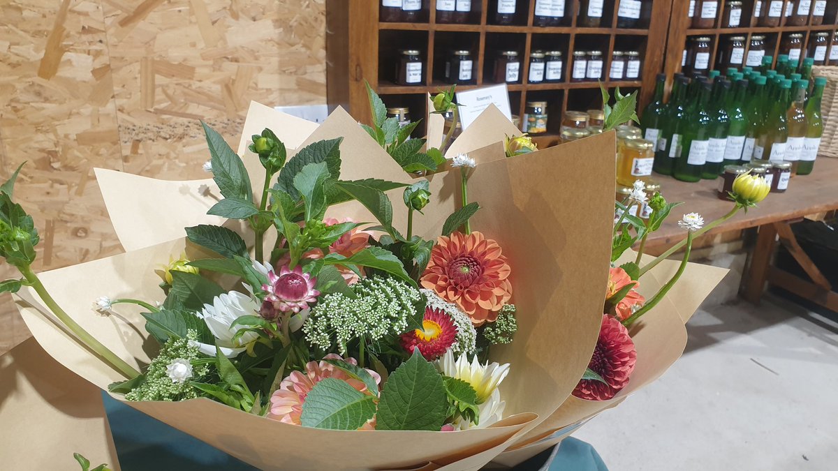 Pop up shop is stocked and ready to go for the morning.
Keeping it local 👊
#localfood 
#100percentgrassfed 
#mutton 
#swindon