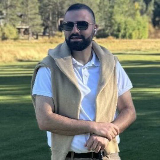 Aman_Magazine's tweet photo. The owner of #TrumpBurger, a Donald Trump-themed restaurant, has been detained by #ICE and faces deportation for allegedly overstaying his visa. https://t.co/rkCX7BFEtR