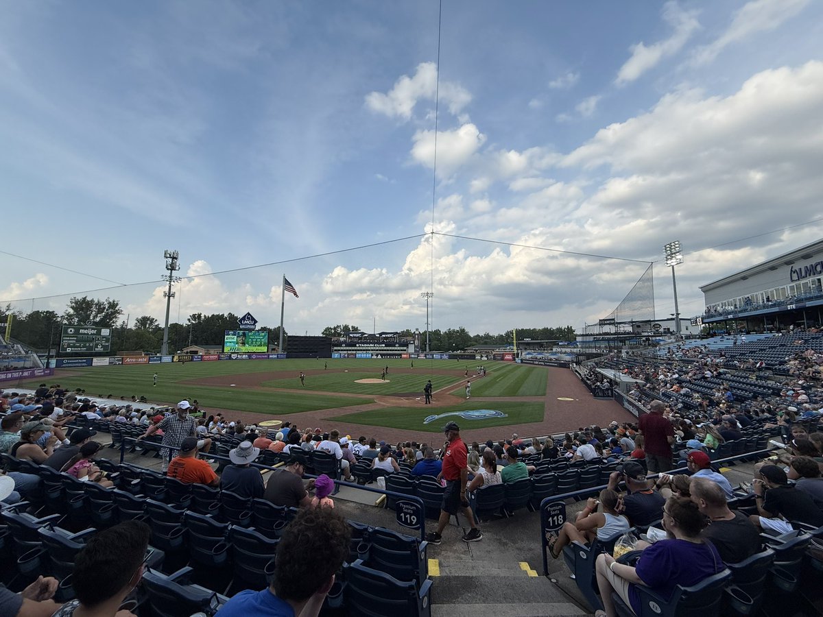 What’s up <a href="/wmwhitecaps/">West Michigan Whitecaps</a>? LMCU Ballpark is looking beautiful as always 😍

Continuing our yearly tradition of catching a game while we wait for the Griffins ice to freeze.

Let’s go caps!

#CatchTheWave #GoGRG